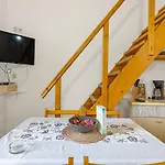 아파트 In Near Bijeca 메덜린