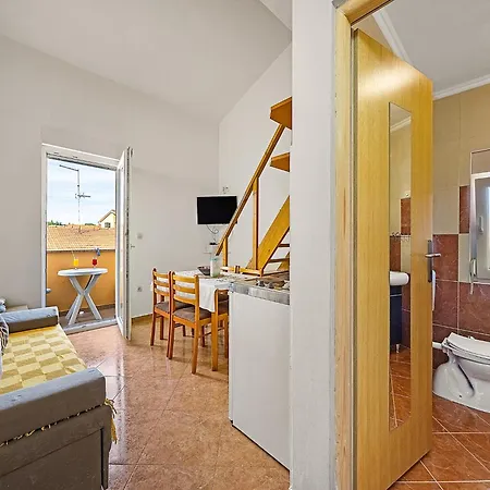 公寓 Apartment, 250m From The 梅杜林